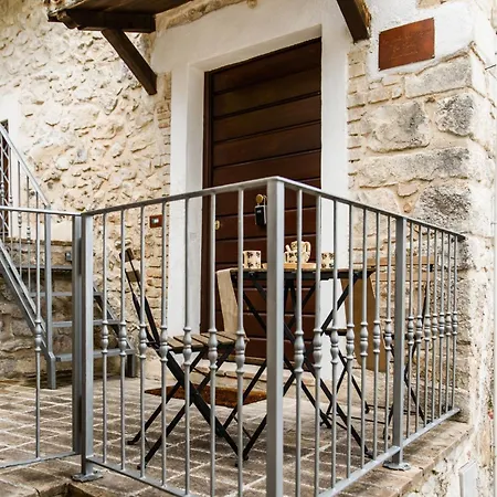 Casa vacanze Lavistadeisogni La Perla Santa Jona